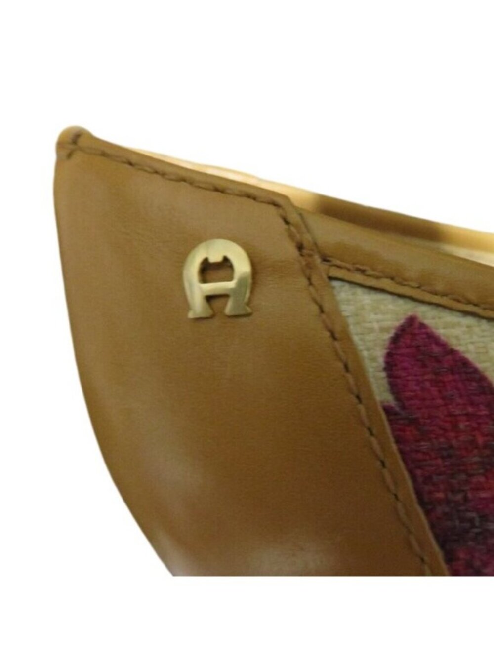 Etienne Aigner Vintage Italian Patent leather and floral canvas pumps size 5.5 - Picture 9 of 13
